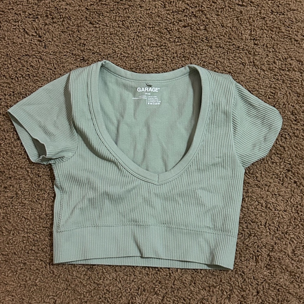 GARAGE ribbed cropped green v-neck